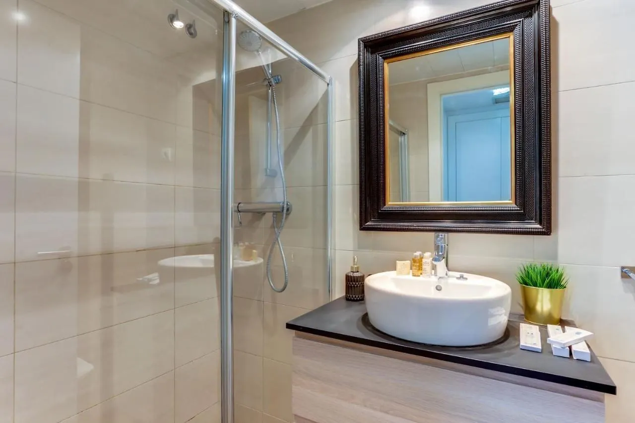 Sweett - Raul Apartman Barcelona 0*,  Spanyolország